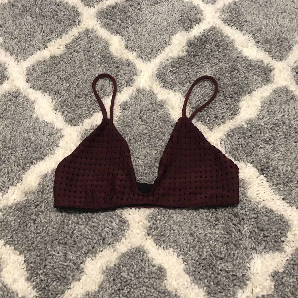Acacia Exclusive Na Pali in Merlot Mesh